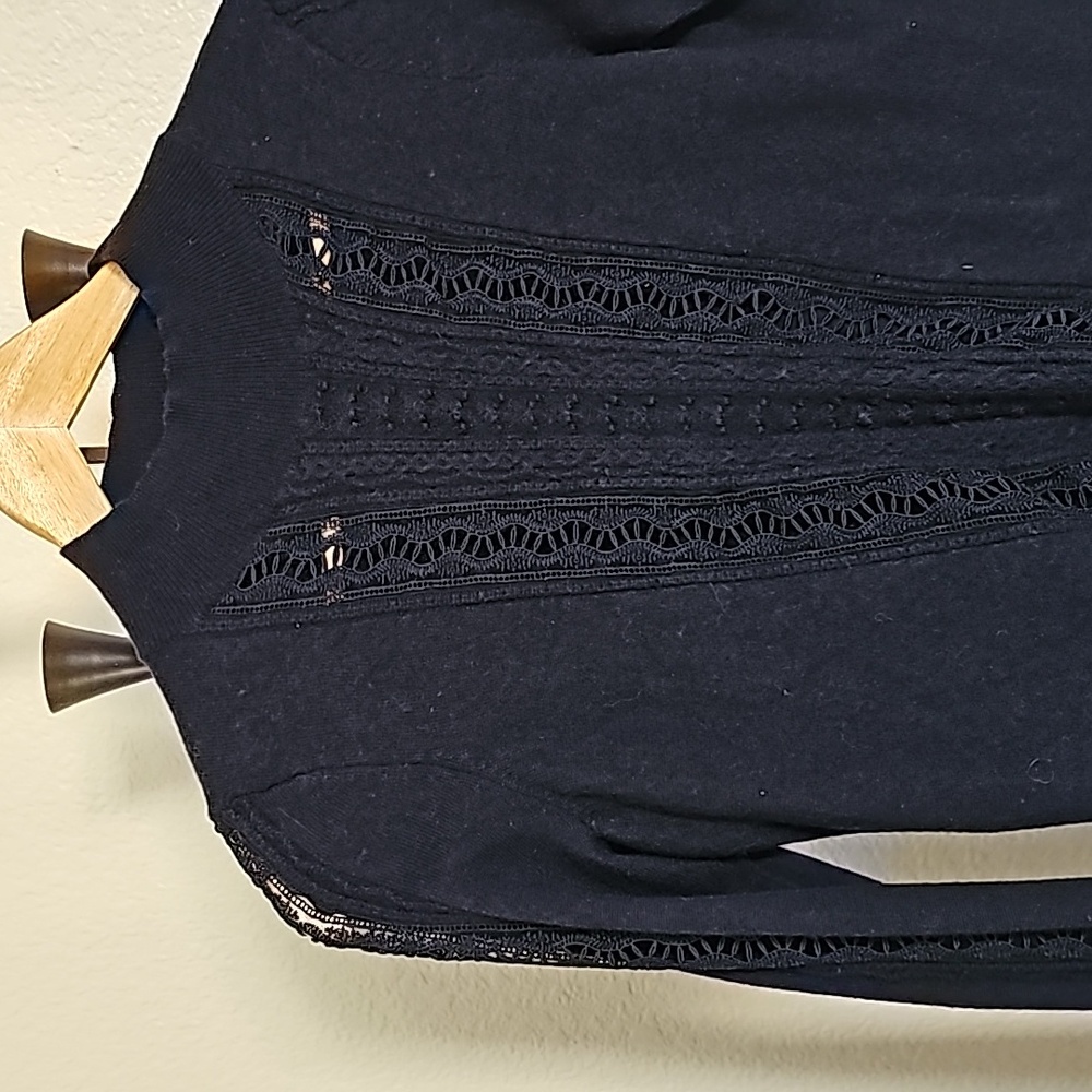 Sweater - Picture 2 of 6
